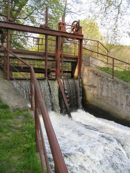 Elbląg, Tama w Piekarniku (Zdjęcie pochodzi z portalu kwidzynopedia.pl)