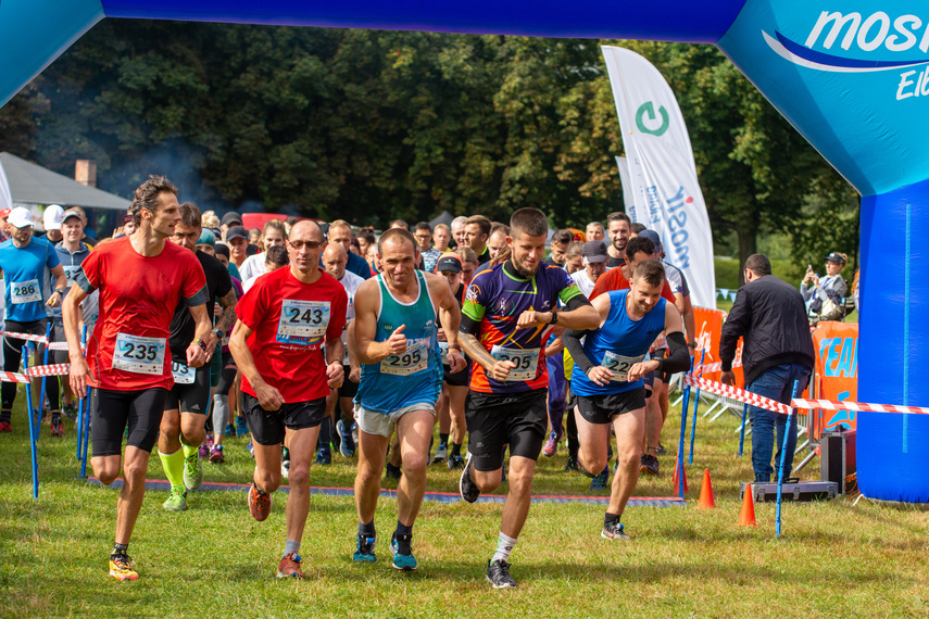 Elbląg, Start na 10 km, pierwszy z lewej zwycięzca biegu Krzysztof Kluge