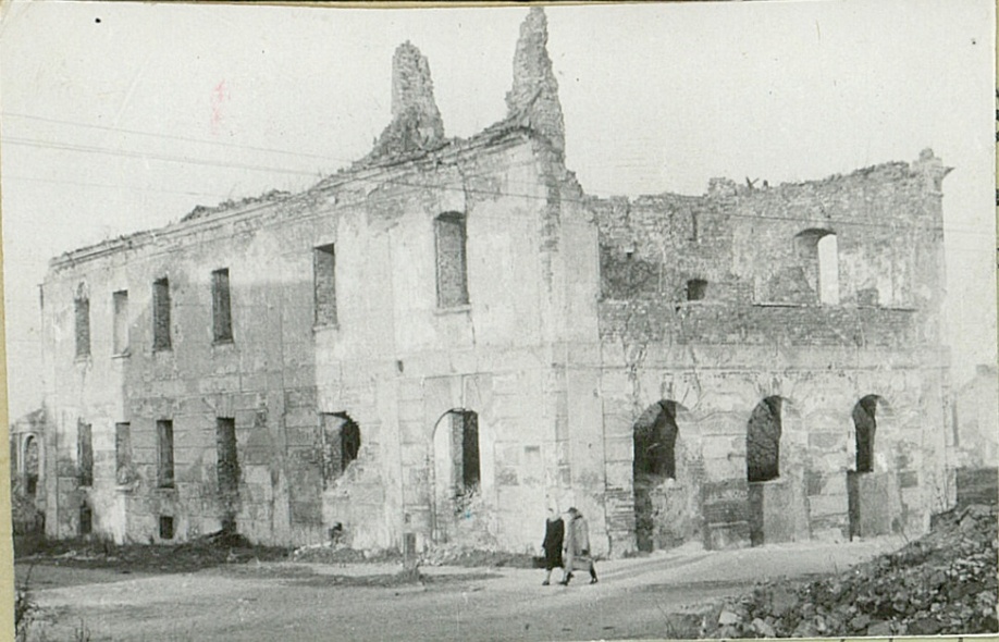 Elbląg, Ruiny ratusza w latach 50.