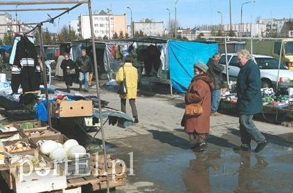 Elbląg, Do końca kwietnia 2001 r. handlarze z tzw. ruskiego rynku mieli opuścić teren