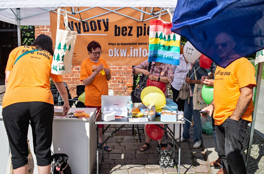 Elbląg, Chcą przypilnować wyborów i szukają kolejnych chętnych (aktualizacja)