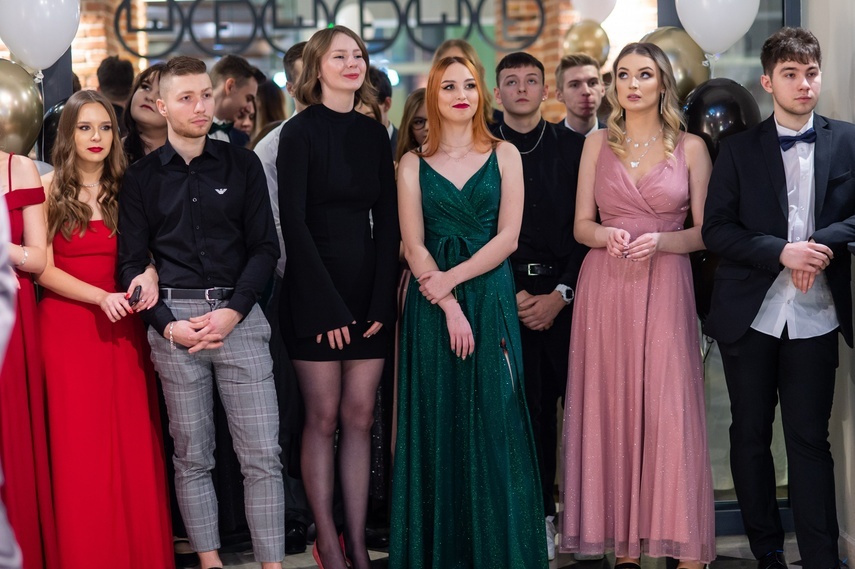 Elbląg, W czym (i za ile) zatańczyć na studniówce Elbląg, W czym (i za ile) zatańczyć na studniówce