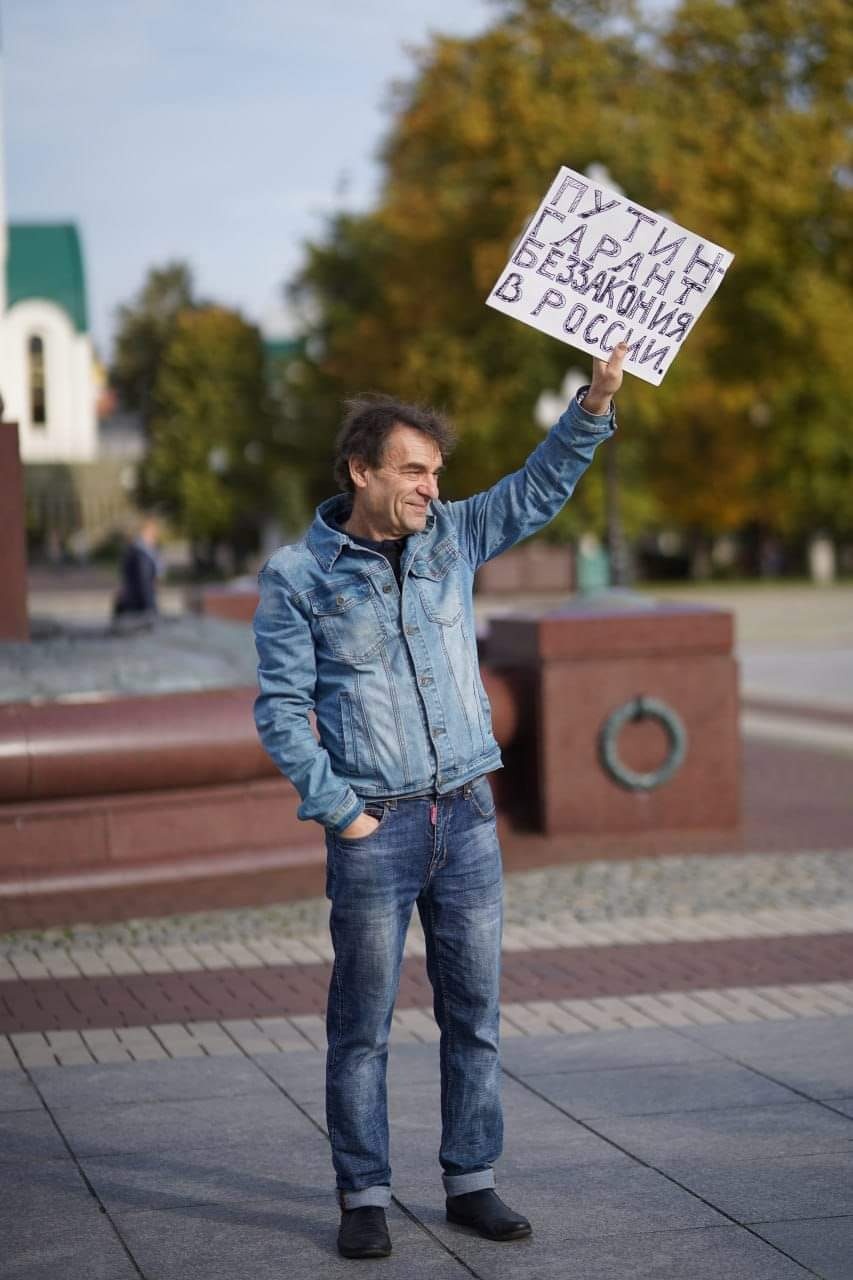 Elbląg, Igor Barysznikow podczas protestu,