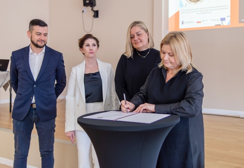 Elbląg, Certyfikat "Miejsce Przyjazne Praktykantom” w imieniu redakcji odebrała Anna Dawid, Elbląg, Certyfikat "Miejsce Przyjazne Praktykantom” w imieniu redakcji odebrała Anna Dawid,