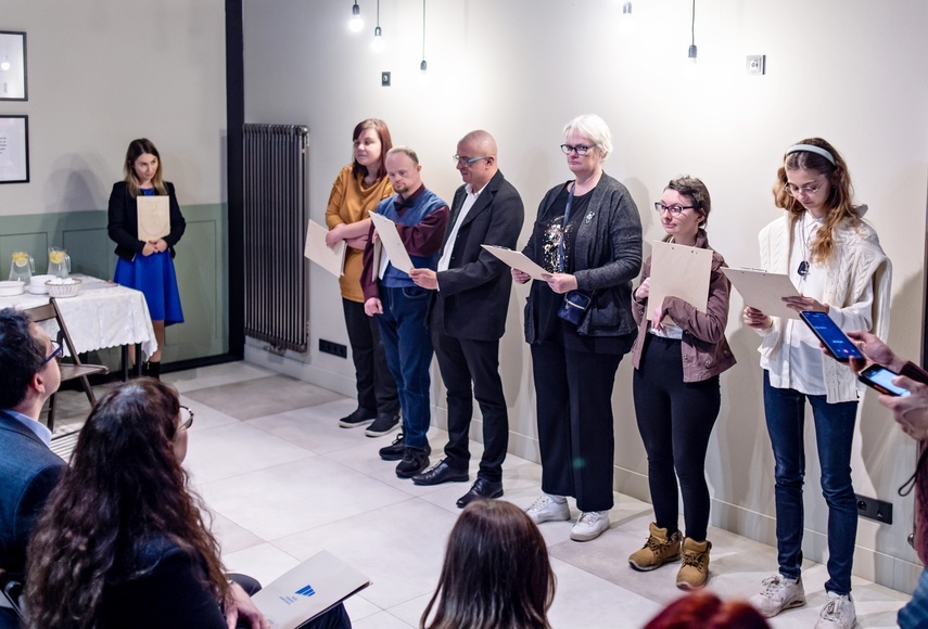 Elbląg, Uczestnicy warsztatów podczas oficjalnego otwarcia "Siódmej pracowni"