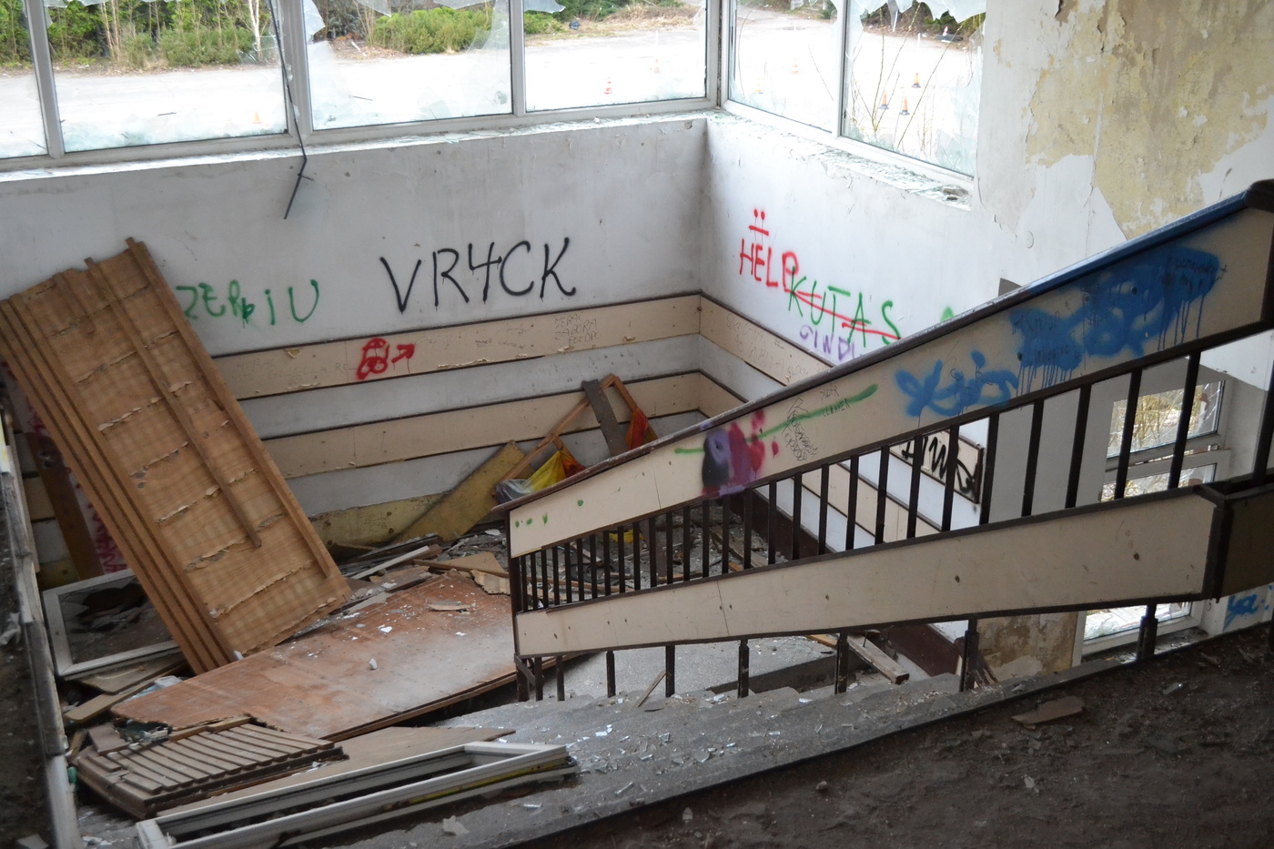 Elbląg, W środku nie ma kto trzymać porządku