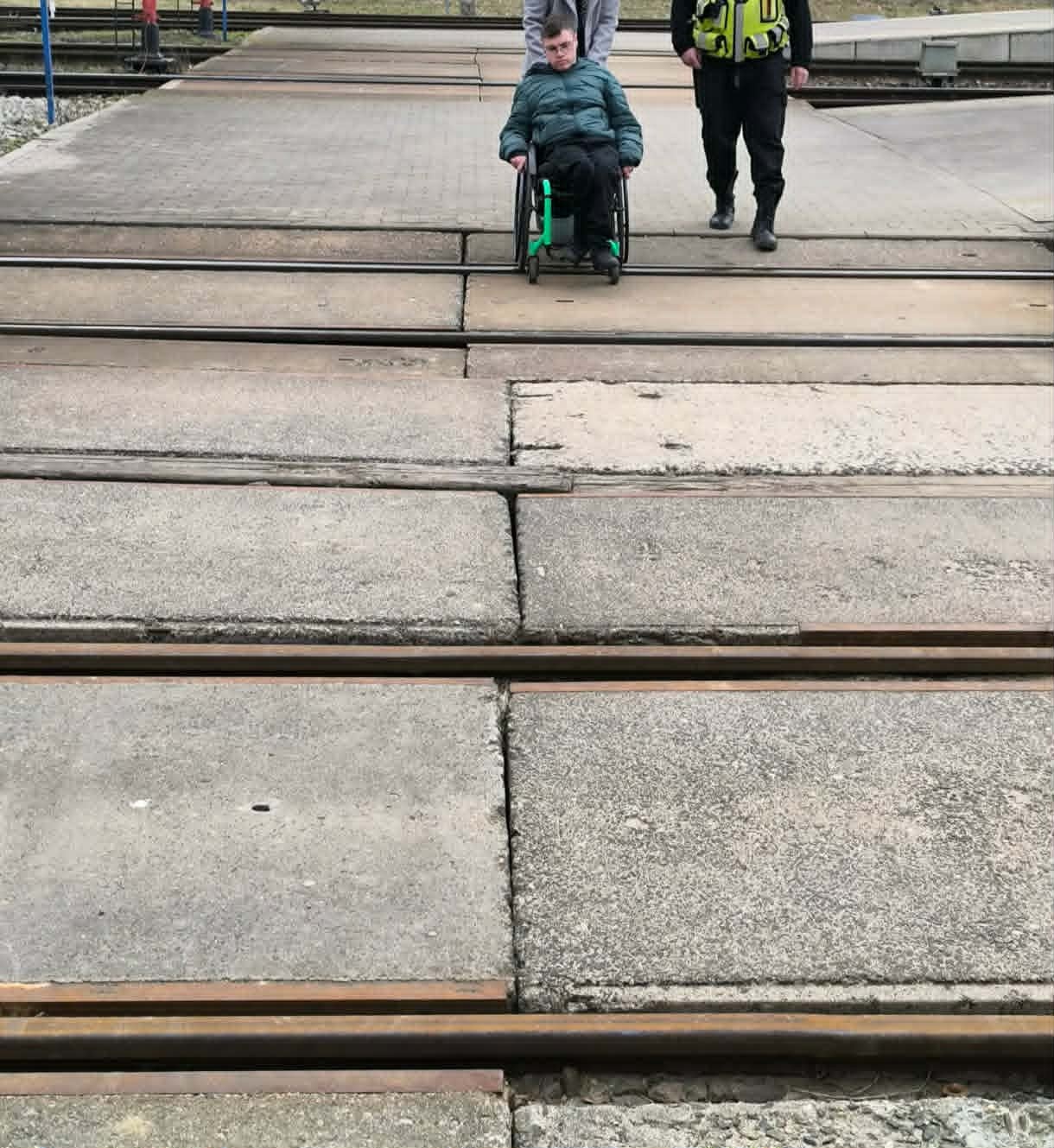 Elbląg, Dworzec kolejowy nie dla osób z niepełnosprawnościami