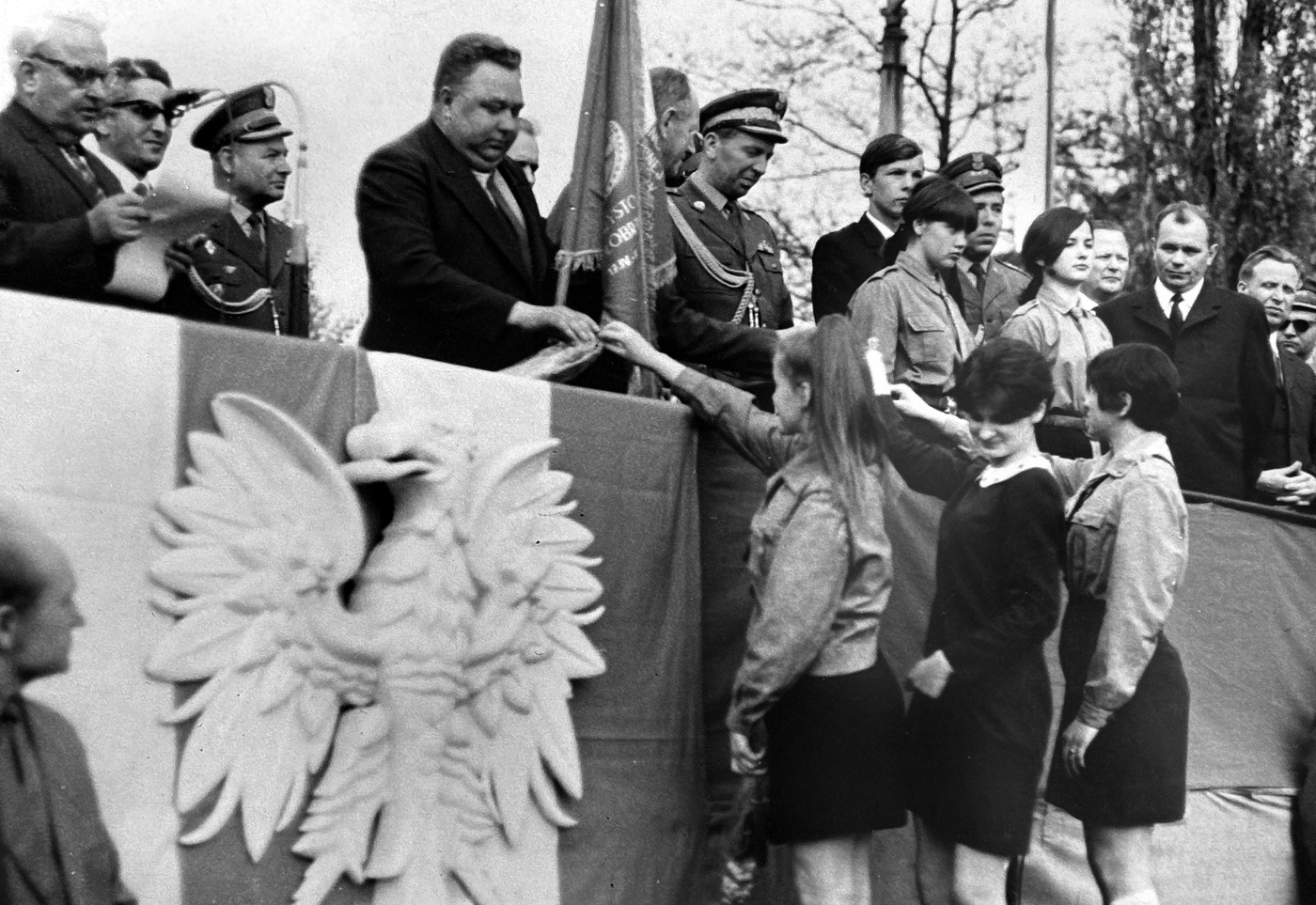Elbląg, Trybuna honorowa na jednym z pochodów