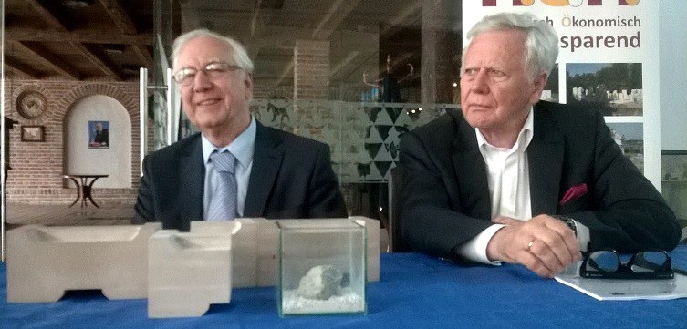 Elbląg, Andrzej i Jerzy Haintze, twórcy technologii budowy tanich domów z prefabrykatów