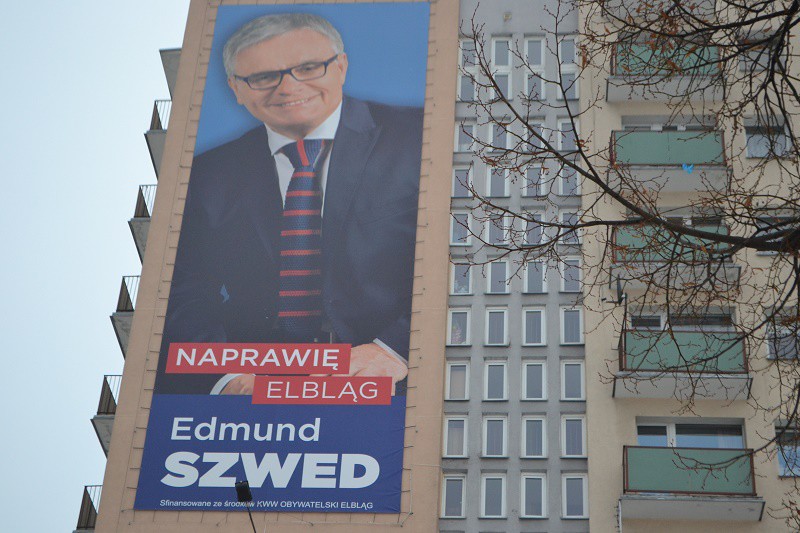 Elbląg, Kandydaci nadal wiszą, choć powinni zniknąć