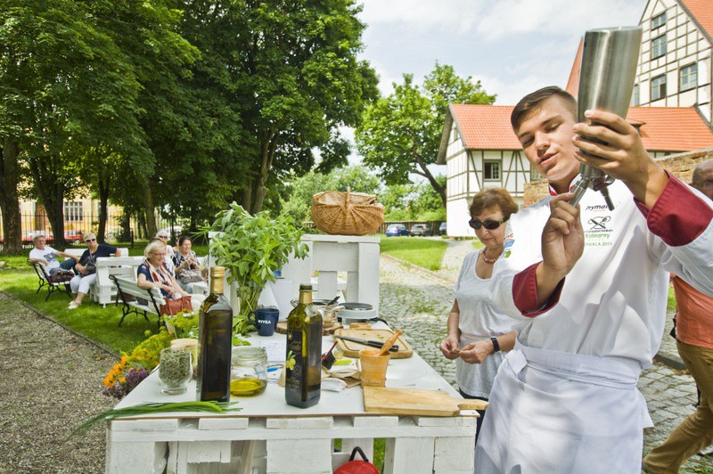 Elbląg, Niezłe ziółko z oliwą, czyli seniorzy rządzą w kuchni