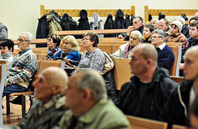 Elbląg, Władza po drugiej stronie torów