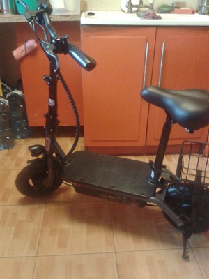 Elbląg Sprzedam nową hulajnogę elektryczną z siodełkiem, idealna na prezent pod choinkę.