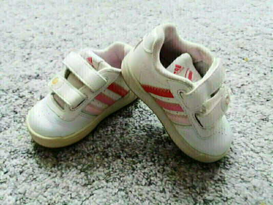 Elbląg ADIDAS, dla dziewczynki, oddychająca podeszwa, stan idealny, rozmiar 19/20,dł. Wkładki 11 cm, szerokie w