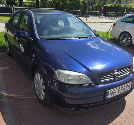 Elbląg Opel Astra 1.6 benzyna, 2000rok. Wazne oc i przegląd. Jezdzi, skręca, hamuje. Z blacharka szału nie ma. Coś