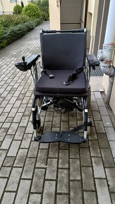 Elbląg Sprzedam wózek inwalidzki elektryczny rok produkcji 2019,akumulatory dwuletnie sprawne. 1500zl do małej