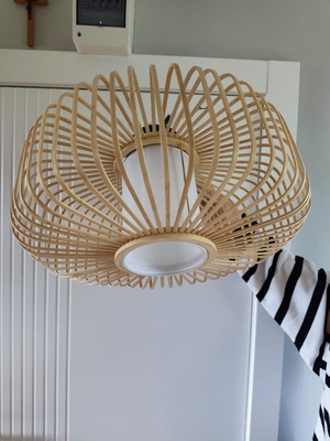 Elbląg Sprzedam piękny żyrandol w stylu boho. Stan bardzo dobry ( dwa miesiące użytkowania). Wymiary średnica 45 cm
