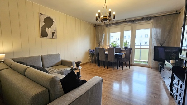 Elbląg KWADRAT NIERUCHOMOŚCIMieszkanie 51,80 m2Za politechnikąBalkonMożliwość przerobienia na 3 pokojowe