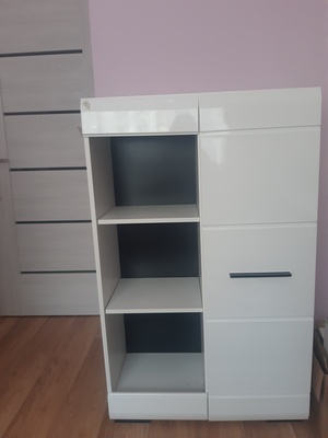 Elbląg Sprzedam biała komodę szerokość 80cm wysokość 128cm stan cena 230