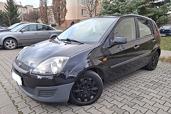 Elbląg FORD FIESTA1.3 BenzynaBogate Wyposażenie Stan BDBOpłaty na ROK