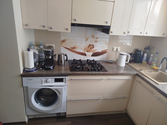 Elbląg Sprzedam meble kuchenne 2,5X3,5m lakier, szuflady z domykaniem. Zmywarka pod zabudowę 45cm. W komplecie