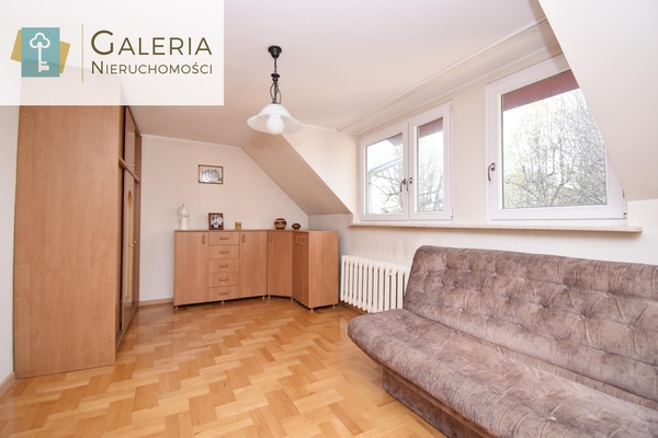 Elbląg GALERIA NIERUCHOMOŚCIZ pasji i miłości do nieruchomościNa sprzedaż: 4 pokoje w centrum Elbląga,