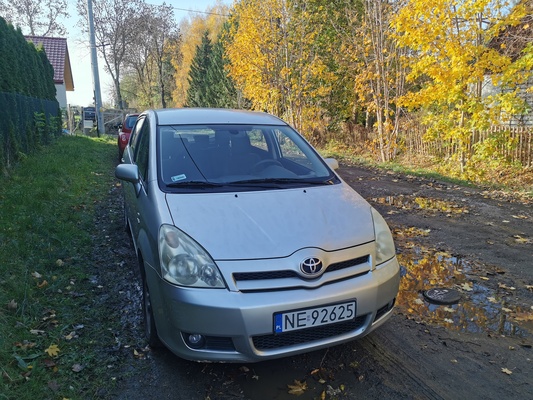 Elbląg Witam serdecznie, sprzedam Toyotę corolla verso 2004 r. 250tys. 2.0D4D przebiegu więcej informacji udzielę