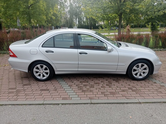 Elbląg Sprzedam Mercedes W 203 C klasa. 1,8 benzyna kompresor. Jeden właściciel w Polsce. Karoseria ocynk. Łańcuszek