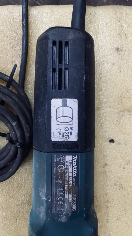 Elbląg Szlifierka prosta makita GD0800C. 
Szlifierka prosta Makita w stanie używanym. Narzędzie jest w dobrym stanie