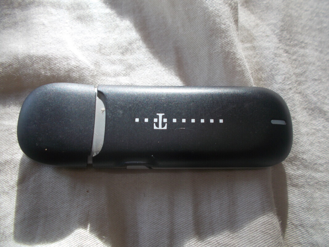 Elbląg Oddam kable podłączeniowe do sprzętu elektronicznego- czincze, kostka, modemy internetowe, i aparat