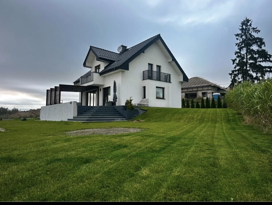 Elbląg 516 399 141 
Duży dom blisko 140m2,w jednej z najlepszych lokalizacji jaką jest Okólnik. Dom w mieście w