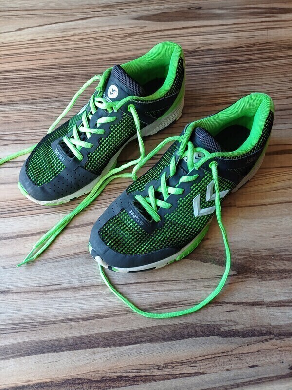 Elbląg Buty sportowe Hummel rozmiar 40 model aerofit 360 grip świetna jakość I technologia obuwua, unisex, długość