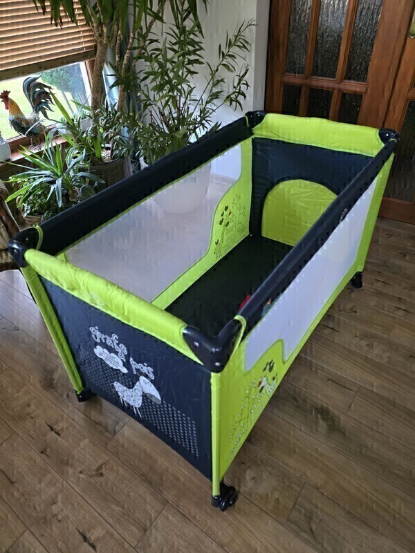 Elbląg LEKKI KOJEC / SKŁADANE ŁÓŻECZKO TURYSTYCZNEŁóżeczko doskonałe sprawdzi się zarówno w domu, jak i na wakacjach.