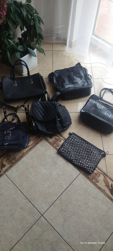 Elbląg Sprzedam torebki damskie używane w bardzo dobrym stanie, 40 zł sztuka i torba ciuchów różnych dla dziewczyny na