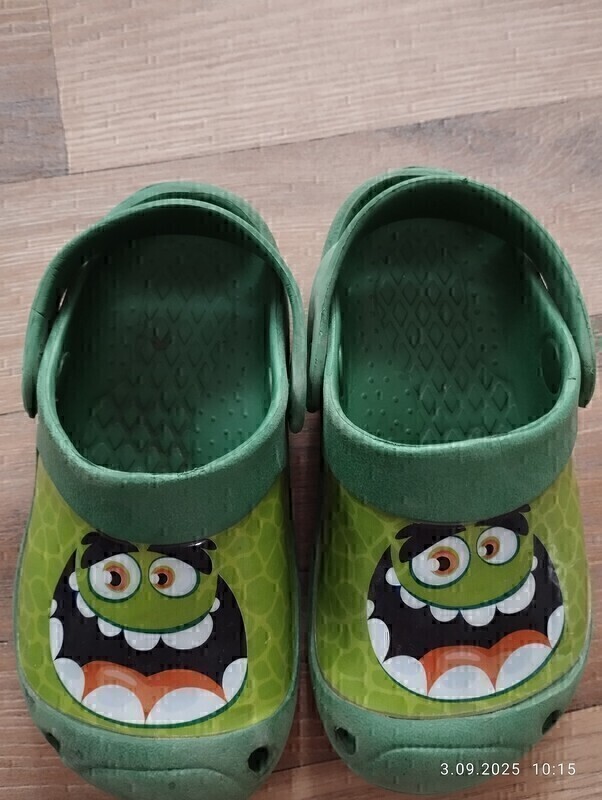 Elbląg Sprzedam 3 pary kroksów chłopięcych rozmiar 26.Cena za parę 20 zł, za wszystkie trzy 50