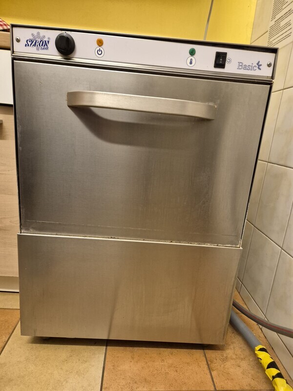 Elbląg Sprzedam zmywarkę gastronomiczną SZRON.
Działająca, w dobrym stanie, z oryginalnymi koszami.