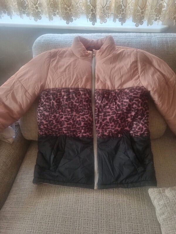 Elbląg Sprzedam  modną kurtkę  dla dziewczynki na zimę 158cm, stan bardzo dobry, zadbana, czysta, ubrana 2 razy. Cenna