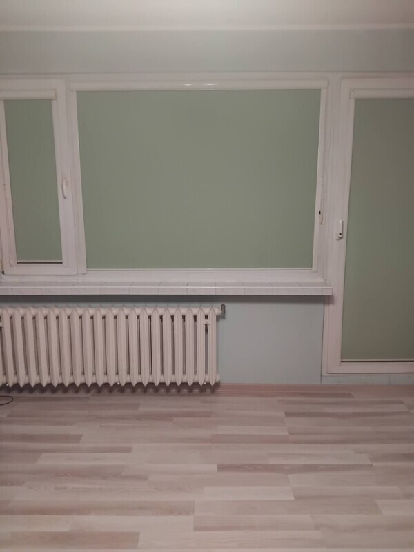 Elbląg Sprzedam Kawalerkę 34m2 z zabudowanym dużym balkonem. Okna PVC. Do lokalu przynależy piwnica