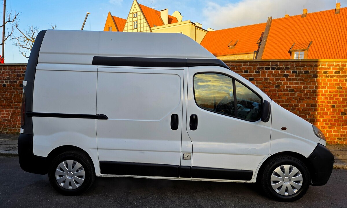 Elbląg Opel Vivaro 1,9Diesel 100km 2005Rok Max&nbsp; Wysoki 3-Osobowy-Wspomaganie Kierownicy&nbsp; -ABS Hak