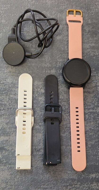 Elbląg Zegarek Samsung Galaxy Watch Active 2!
Sprzedam używany, damski zegarek, sporadycznie noszony. Bardzo ładny. 
W