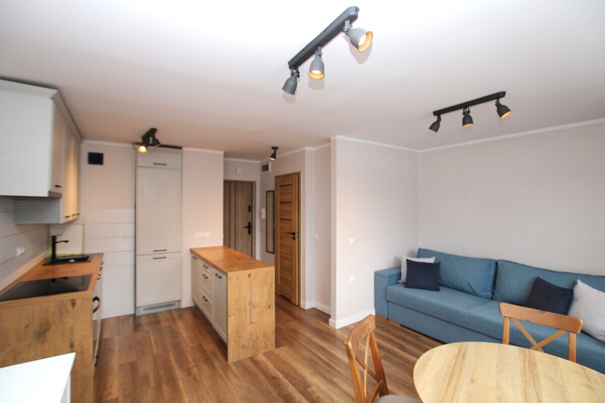 Elbląg NIERUCHOMOŚCI ANNA KRASZEWSKA&nbsp; Dwa pokoje po generalnym remoncie w centrum miasta***umeblowanie w