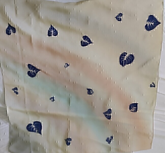 Elbląg Sprzedam jedwabną apaszkę 55x57 cm, ręcznie malowaną. Cena do drobnej negocjacji - 50 zł.