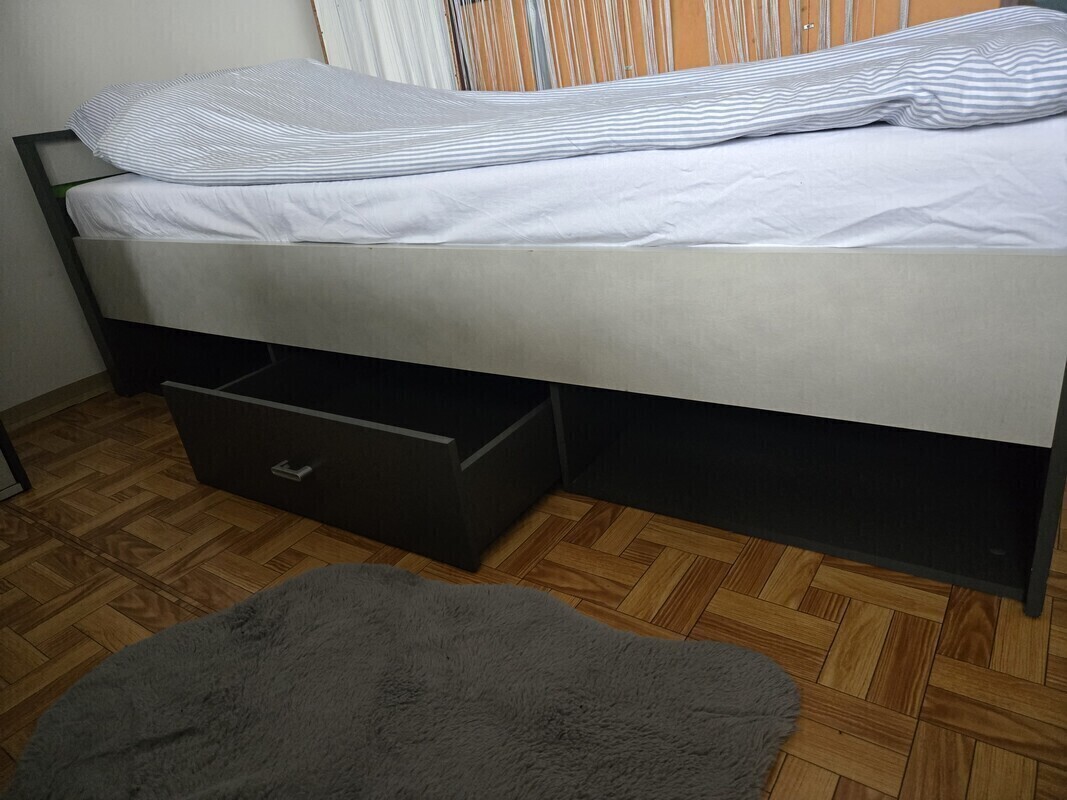 Elbląg Sprzedam ramę łóżka 206 x 99cm bez wkładu i materaca.
Odpowiednie dla materaca standard 200 x 90.Łóżko ma