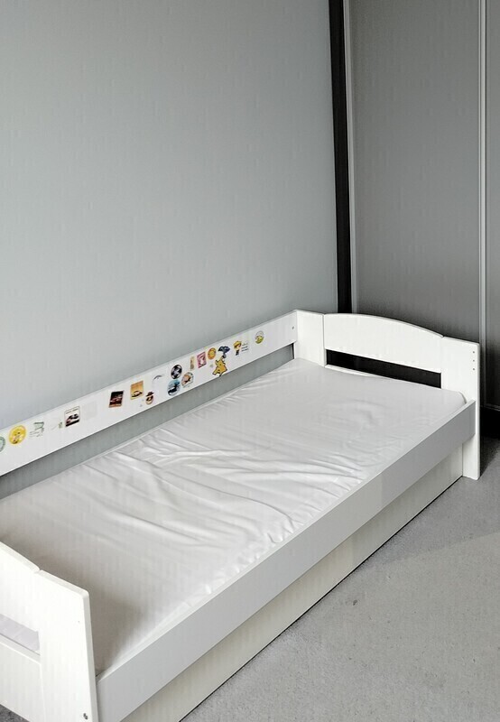 Elbląg Sprzedam łóżko dla dziecka 160x80 białe z szufladą pod spodem. 
Cena 100 zł.