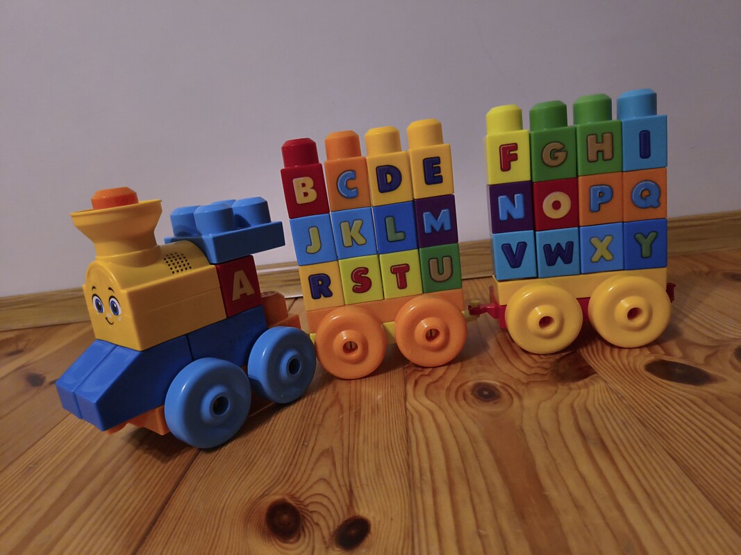 Elbląg Sprzedam pociąg muzyczny Fisher Price. Stan idealny, zapakowany w oryginalny karton. Doskonała zabawka