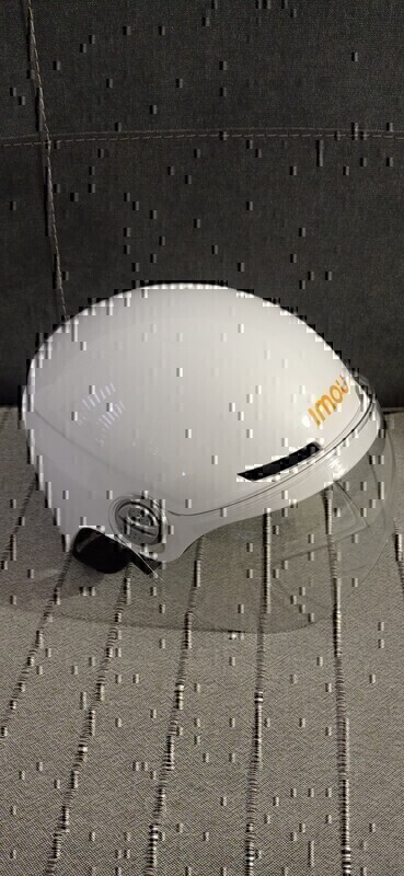 Elbląg SPRZEDAM 
DWA KASKI NA  ŁYŻWY, ROWER, HULAJNOGĘ, ROLKI. 
STAN BARDZO DOBRY. 
CENA 30 ZŁ ZA SZTUKĘ.