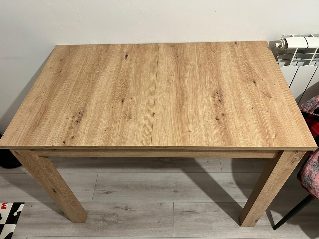 Elbląg Stół rozkładany do jadalni w kolorze dąb sonoma. Solidny, jak nowy bez uszkodzeń.