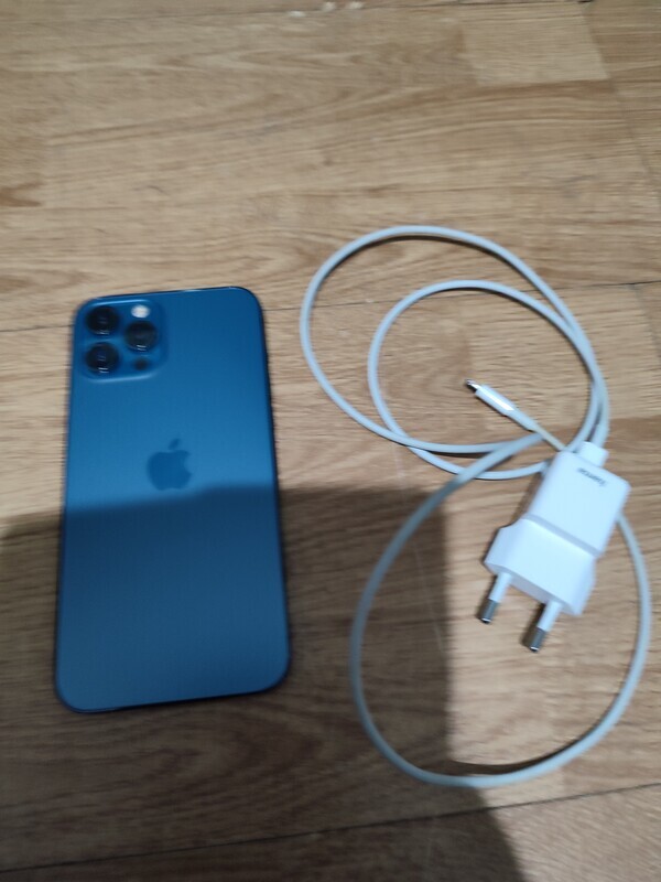 Elbląg Sprzedam iPhona 12 pro max 64 GB. Kondycja baterii to 85 procent. Telefon od nowości noszony w etui nigdy nie