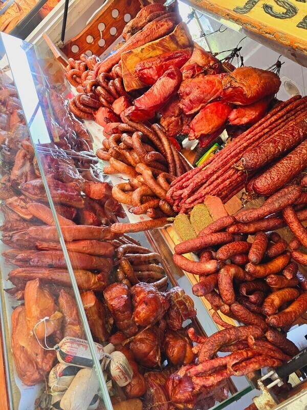 Elbląg Ogłoszenie o pracęTytuł: Rzeźnik / Wędzarz / Kutrowy &ndash; Stabilna praca, elastyczne dni! (Nowakowo)Treść