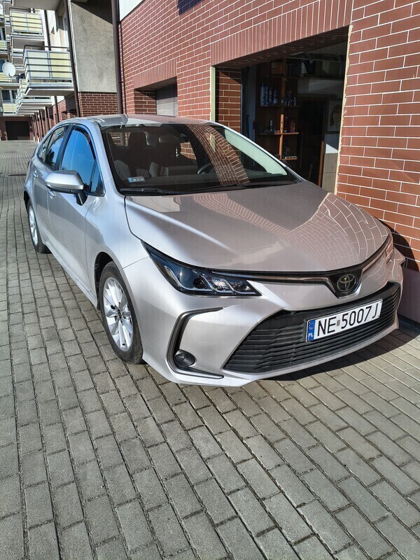 Elbląg Toyota corolla sedan 2021r. Poj. 1490cm benzyna, 125KM, przebieg 71750km, wersja komfort, auto z